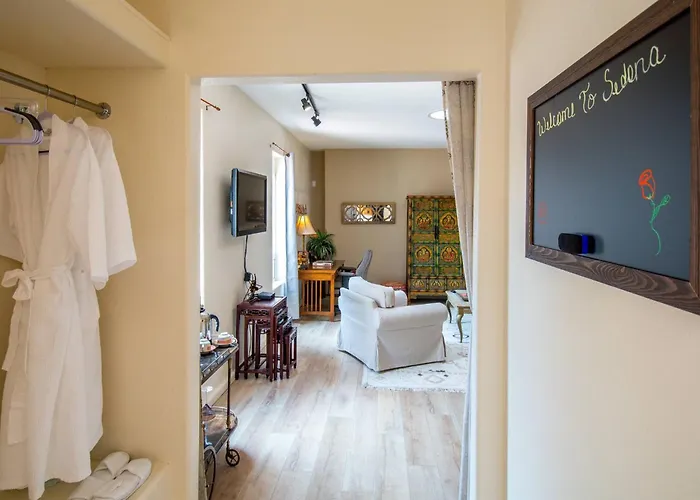 Wellness Casita With Hot Tub, Outdoor Sauna & Private Courtyard