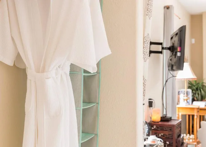 Guest house Wellness Casita With Hot Tub, Outdoor Sauna & Private Courtyard