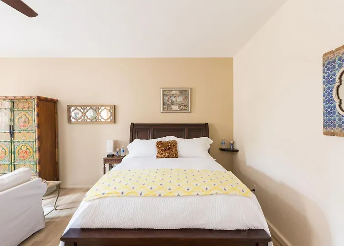 Wellness Casita With Hot Tub, Outdoor Sauna & Private Courtyard Guest house 4*